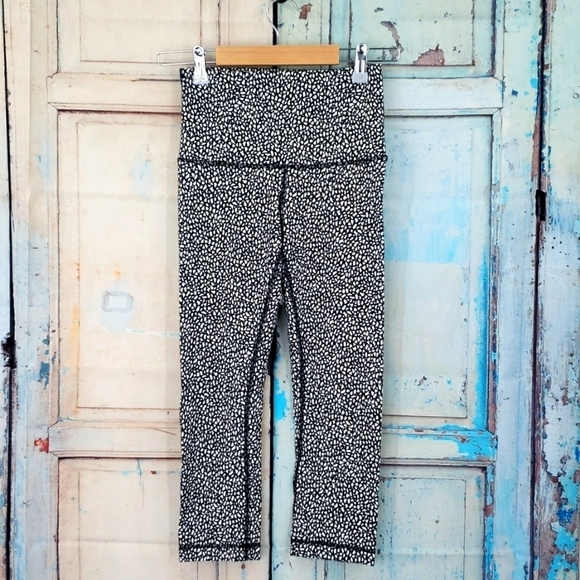 Lululemon Wunder Under Crop Hi Rise Mosaic Black - Picture 2 of 6